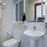 The Osiris Oda ve Kahvaltı 4*