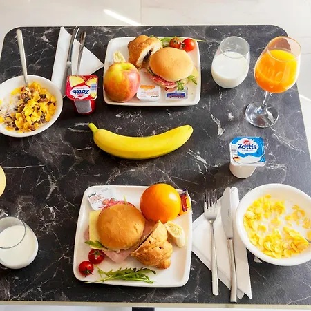 Bed & Breakfast The Osiris 4*